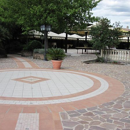 Hotel Val Di Sangro Perano Bagian luar foto